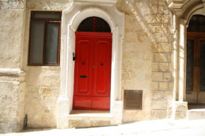 Old refurbished Apartment in Bormla